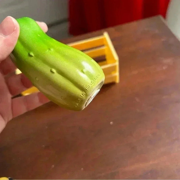 5/$25 plastic APPLE and  pickle salt and pepper 1960 shaker set - Picture 7 of 8